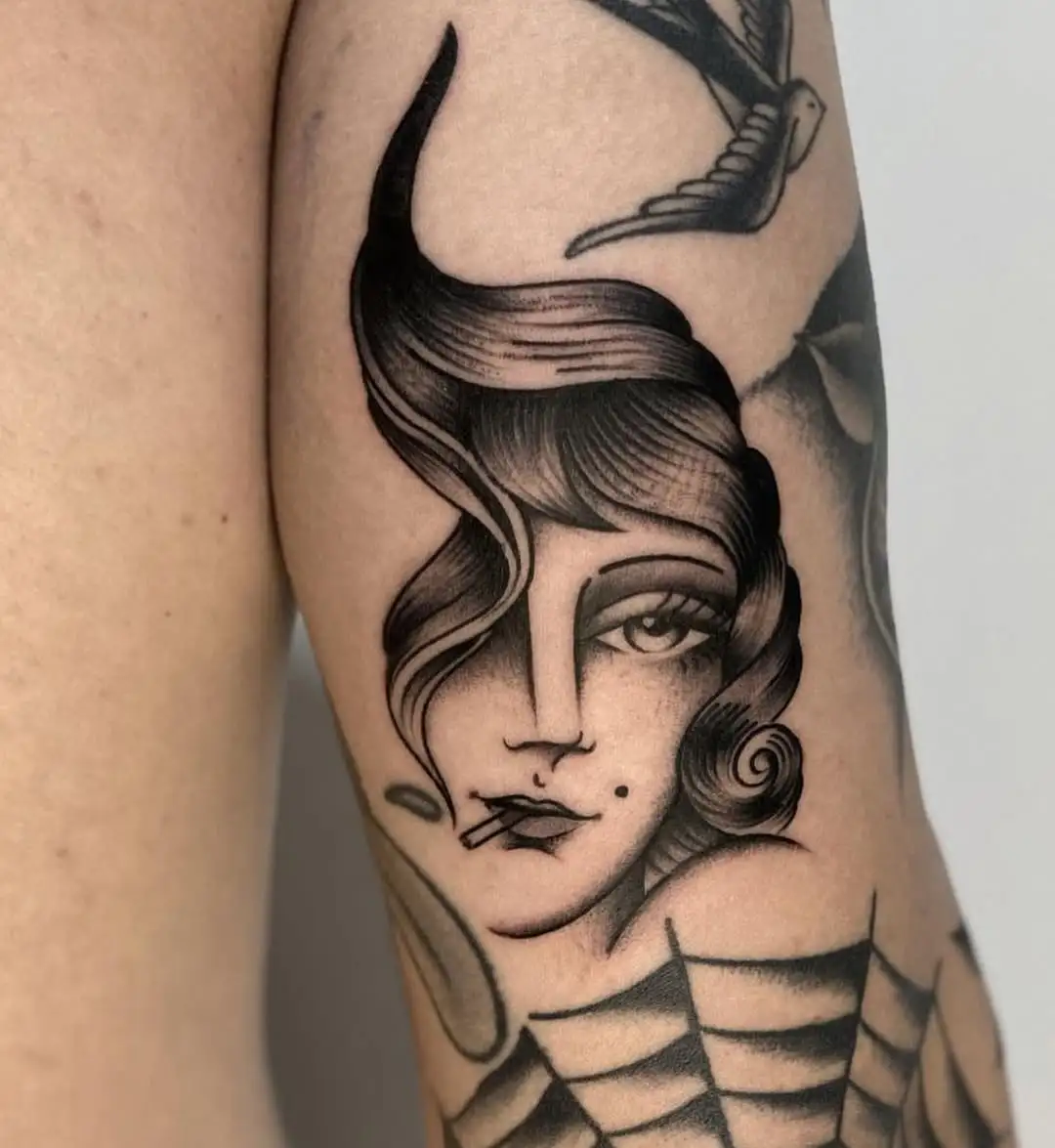 Adaga blackwork — antebraço